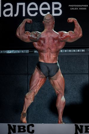 CLASSIC PHYSIQUE
